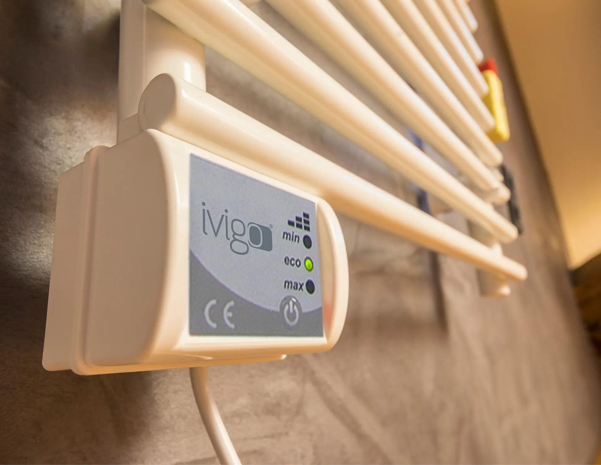 İVİGO EHR 600 Watt Dijital Havlu Isıtıcı Beyaz